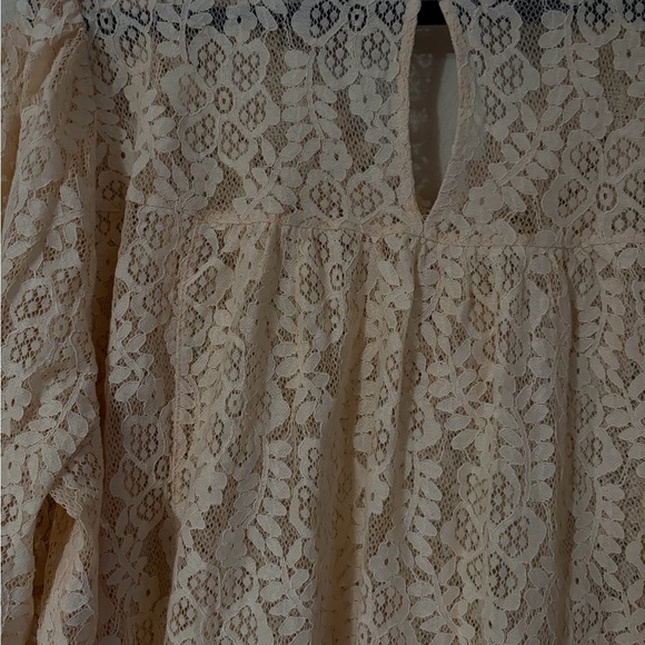 Torrid Cream Lace Blouse size 3 - Picture 7 of 9